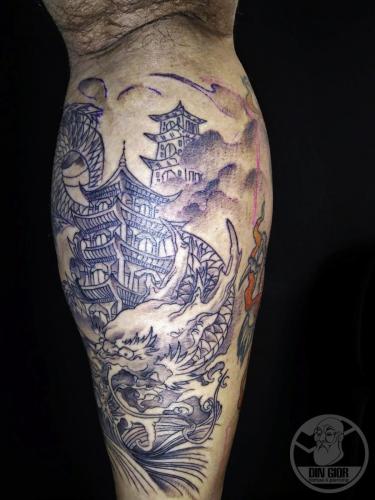 татуювання китайского дома возле моря 