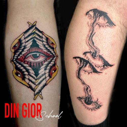 татуировка глаза на руке человека в абстрактном стиле